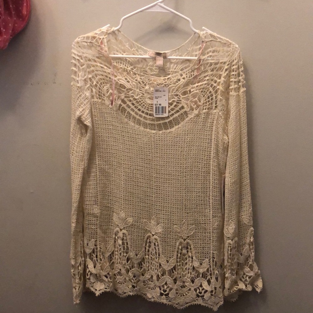 Longsleeved cream lace shirt